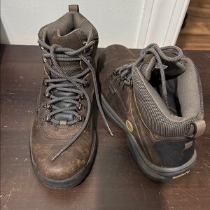 Flash sale! Women Timberland Brown Hiking Boots